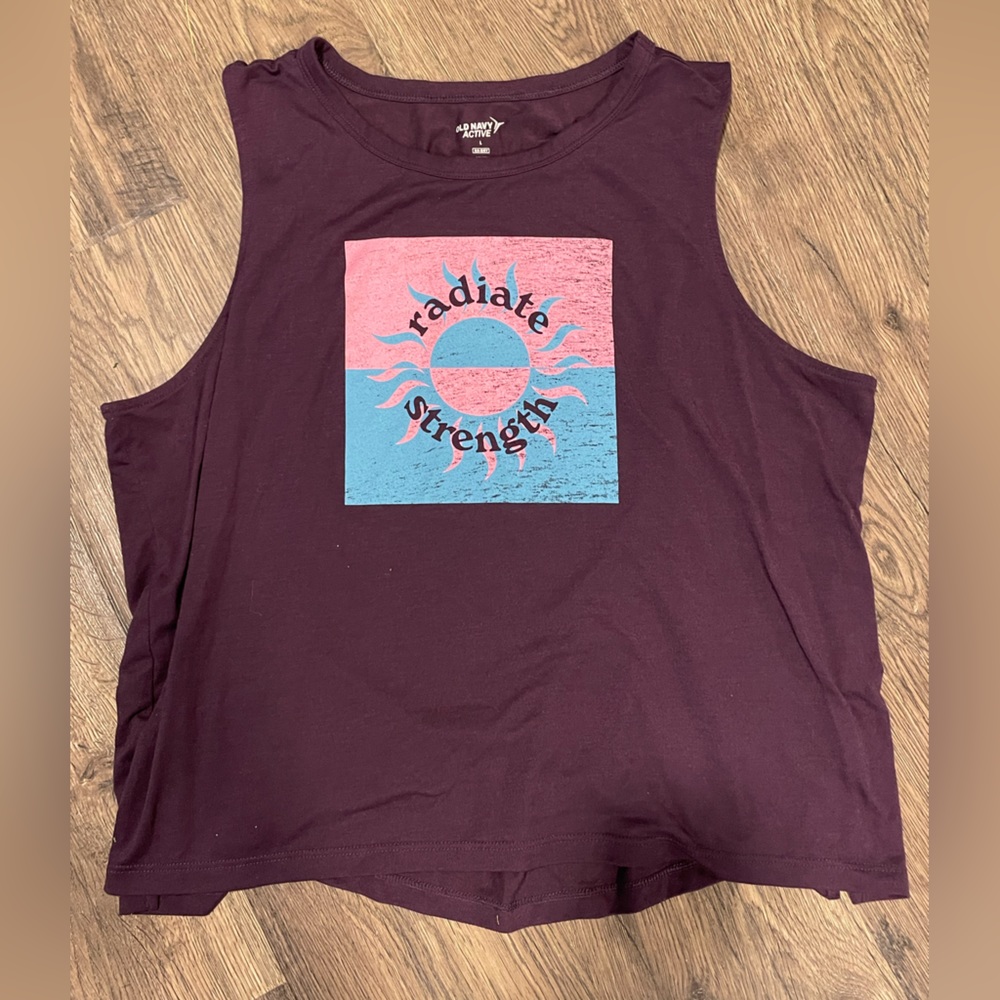 Old Navy Women's Muscle Tee in Burgundy with Pink & Blue Graphic